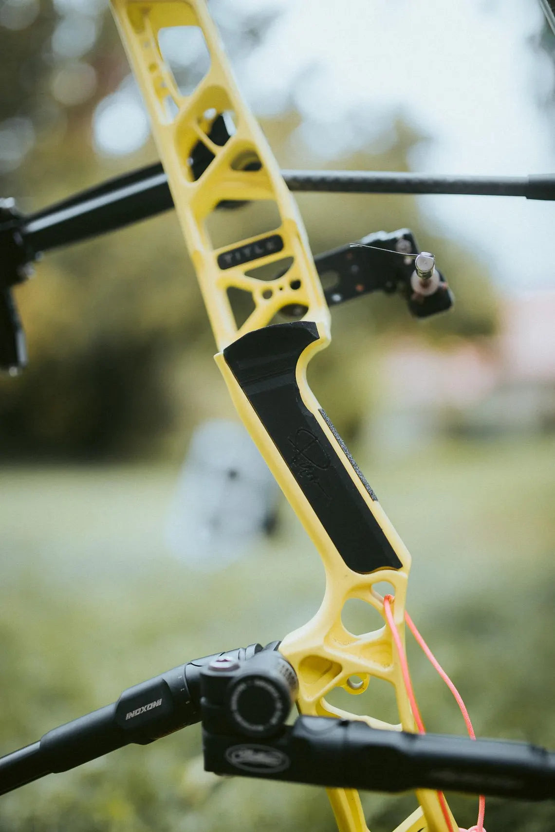 Platines de grip Piraw pour Arc Mathews